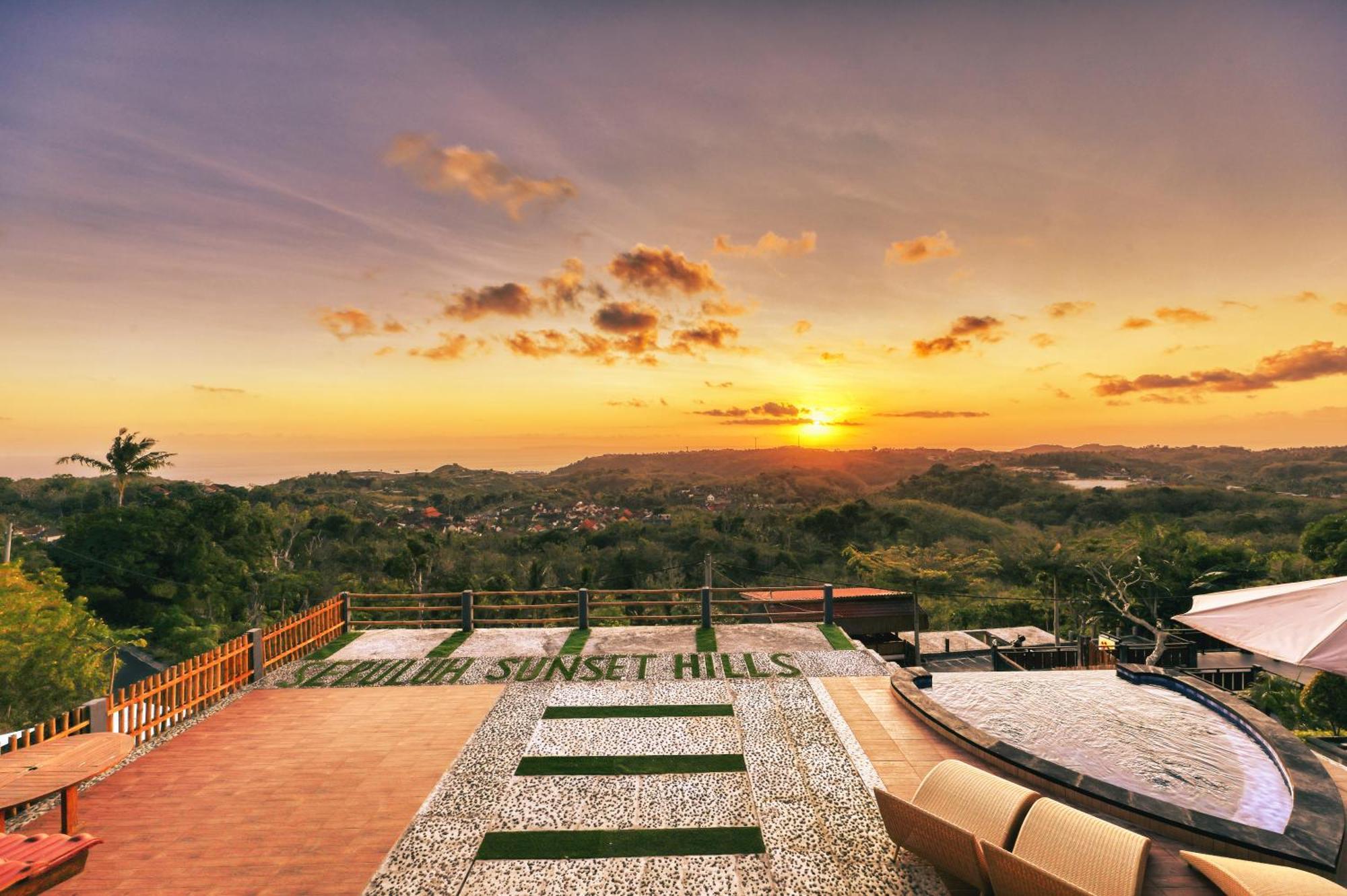 فندق Sebuluh Sunset Hill Batumadeg المظهر الخارجي الصورة
